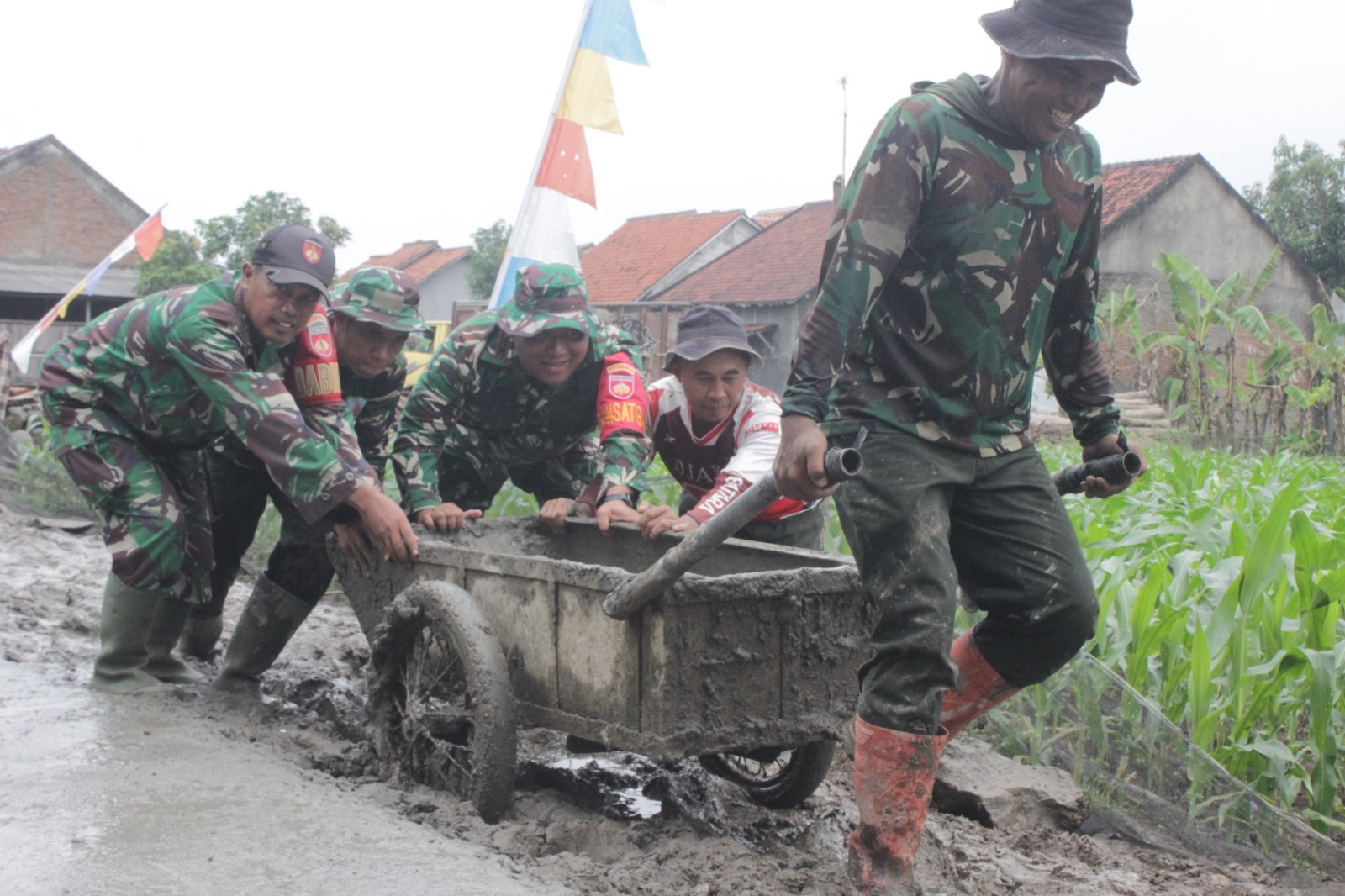 Jalan Tani Cikuya: Menjaga Urat Nadi Ekonomi dan Merawat Ketahanan Pangan
