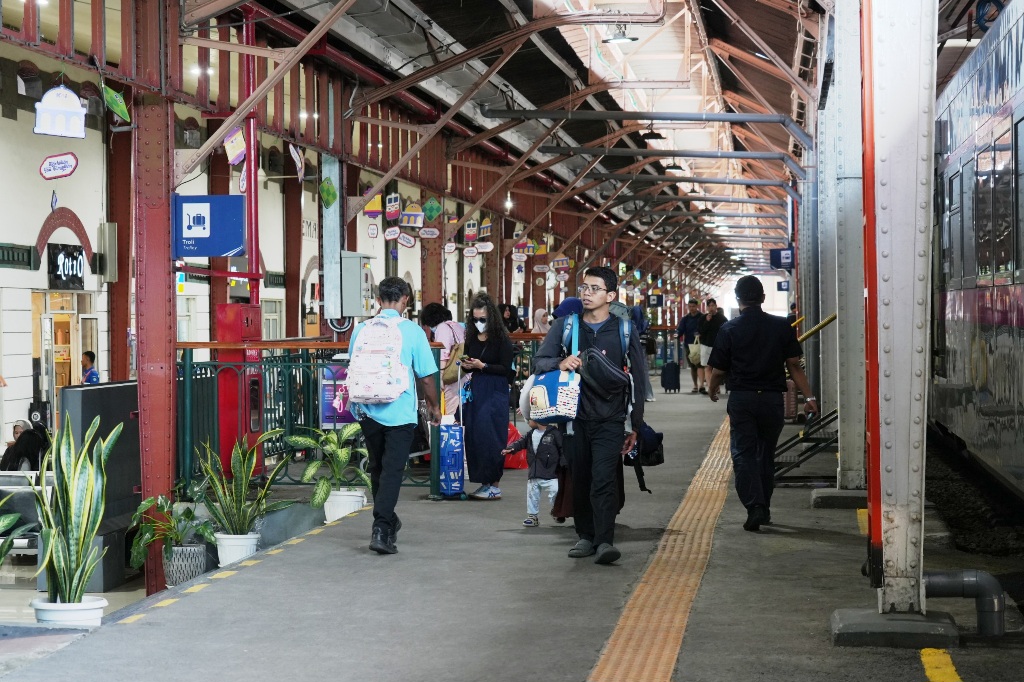 Arus Balik Lebaran Memuncak, 143 Ribu Penumpang Padati Kereta di Daop 4 Semarang