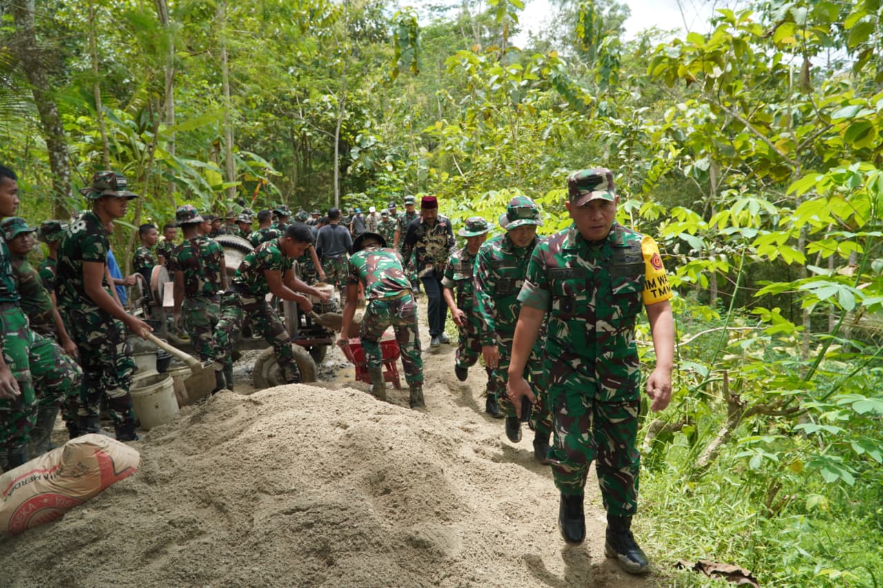TMMD Tanam 1.000 Pohon Indigofera dan Kaliandra di Somagede, Perkuat Pakan Ternak Warga