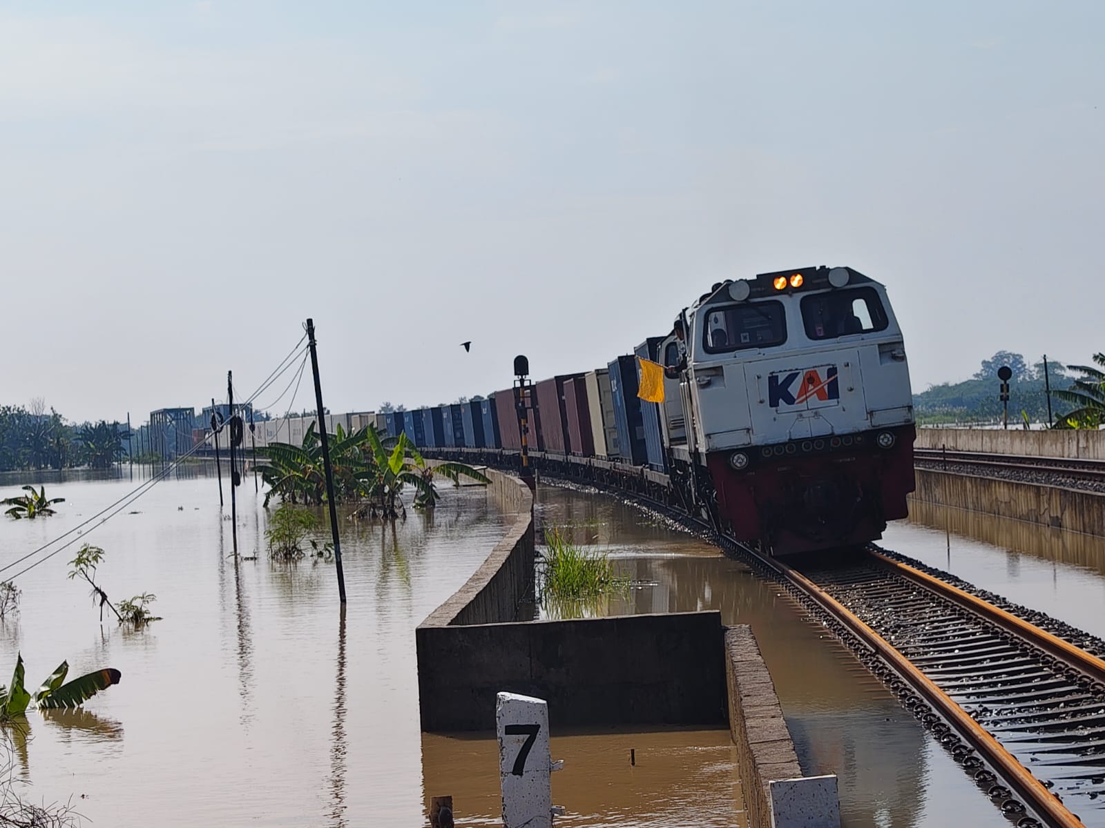 Update KAI: Banjir Surut, Jalur KA Karangjati–Gubug Kembali Normal