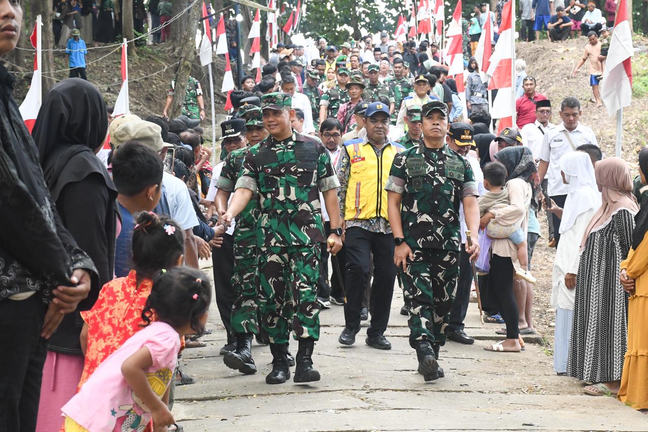 Warga Pemalang Kini Lebih Mudah ke Sekolah, Jembatan Gantung Sungai Comal Resmi Dibuka