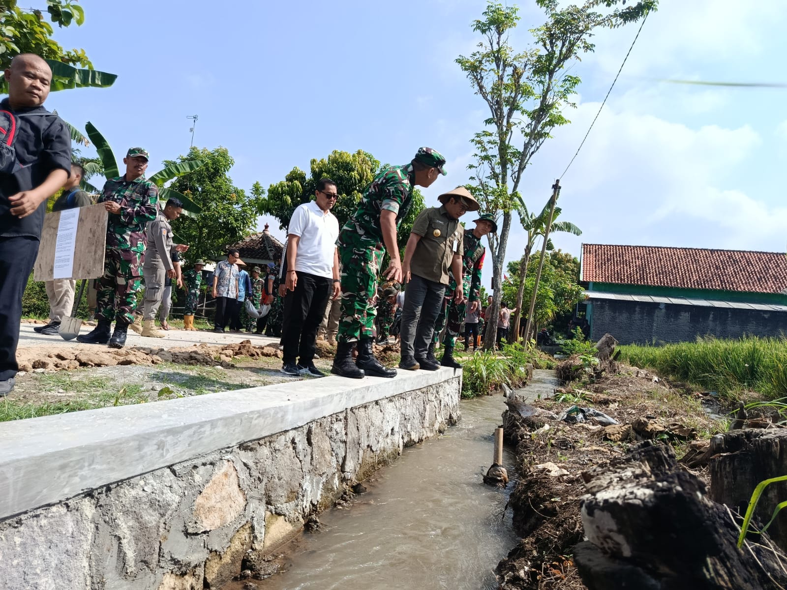 Jelang Penutupan, Danrem Tinjau Progres TMMD Sragen di Desa Puro