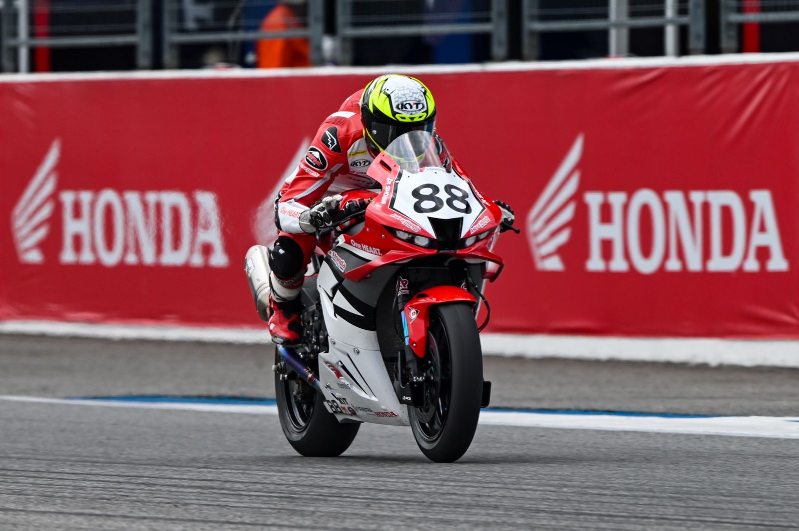 Debut di Kelas Asia Superbike 1000, Adenanta Makin Nyaman Bersaing di Kelas Tertinggi ARRC