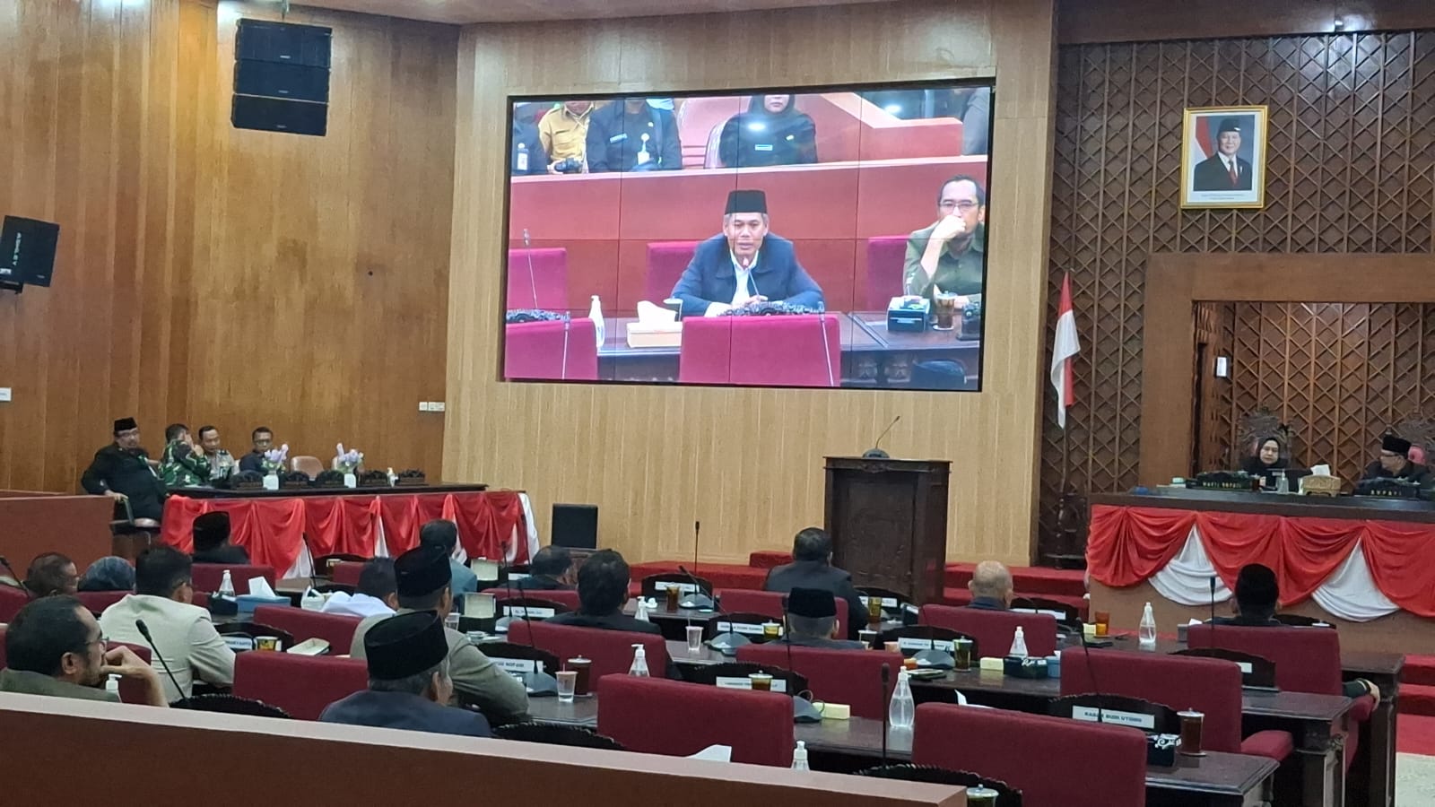 Interupsi Warnai Sidang Paripurna DPRD, Pengembang Nakal Jadi Sorotan