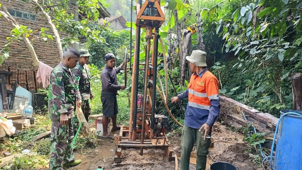 Mesin Bor Mulai Bekerja, TMMD Reguler ke-129 Bangun 5 Sumur untuk Warga Watuduwur
