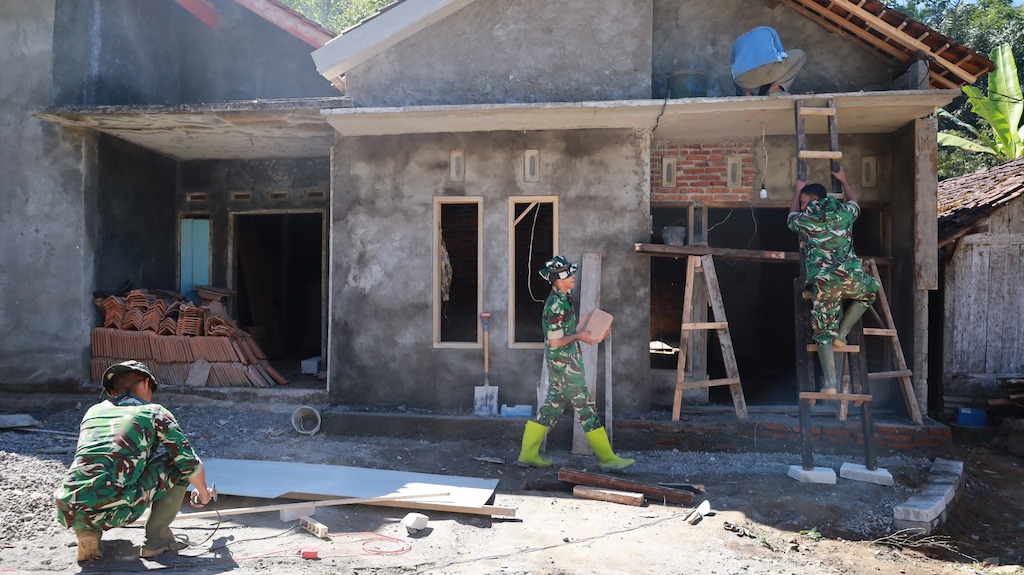 Progres 70 Persen, Rumah Ngaliman di Watuduwur Kini Masuk Tahap Plesteran