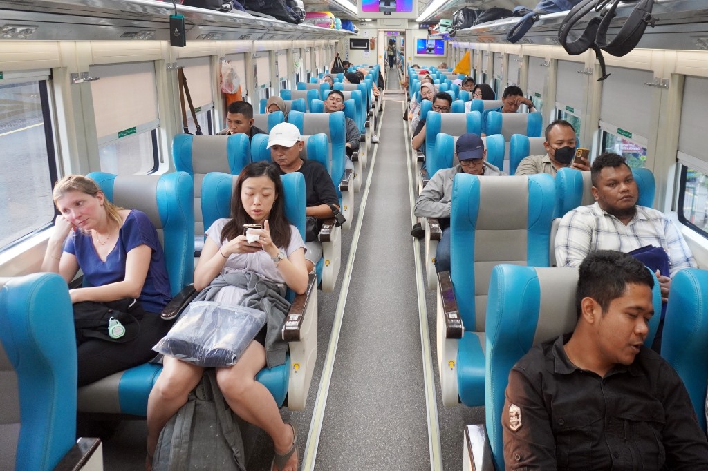 KAI Daop 4 Semarang Layani 51.372 Penumpang WNA Selama Semester I 2026